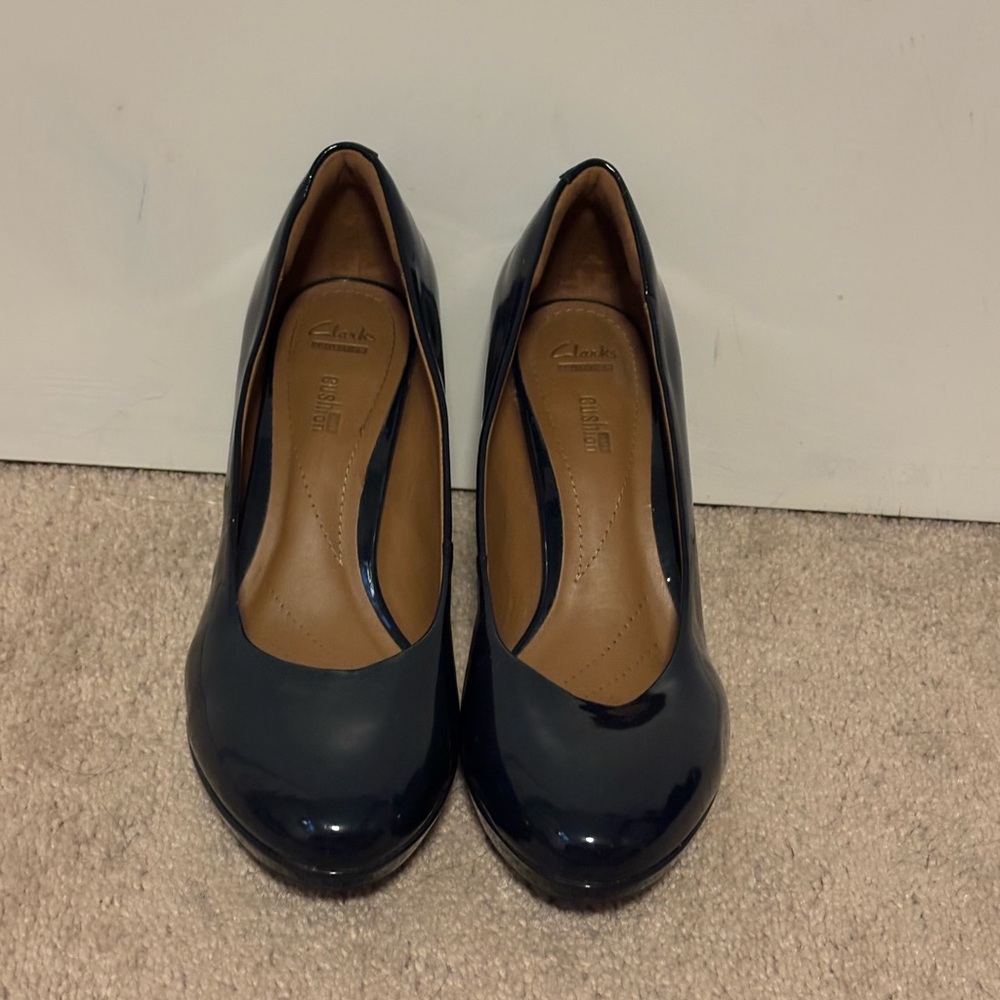 Clarks Women's Glossy Navy Heels - Never Worn